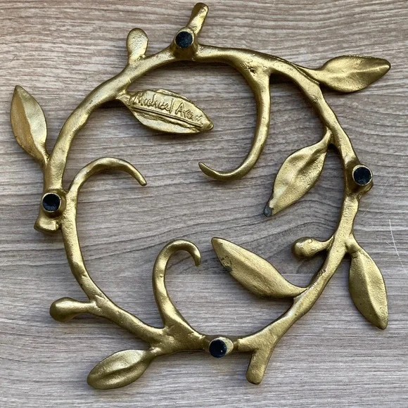 Michael Aram Leaf vine round trivet Gold tone signed